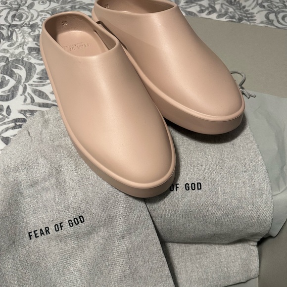 Brand New- Men Feor Of God Slip Ons - Picture 2 of 4
